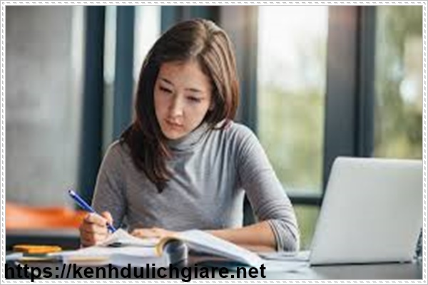 Nhiều doanh nghiệp H&agrave;n Quốc c&oacute; mức lương kh&aacute; hấp dẫn với người học tiếng H&agrave;n